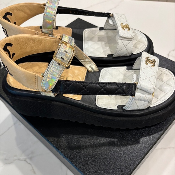 CHANEL lambskin Logo Platform Sandals - Picture 4 of 8
